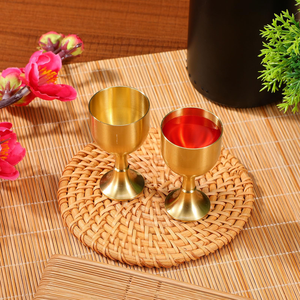 Verre à vin en laiton plaqué or avec motif en relief, idéal pour la maison, la cuisine et les restaurants, compatible lave-vaisselle. - Product Image 6