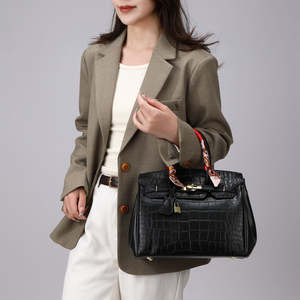 Sacs à main classiques pour femmes à prix abordable, sacs à bandoulière en PU contrastés pour femmes, sacs à main pour femmes - Product Image 2