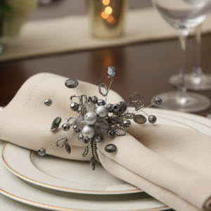 Anillos de Servilleta de Hierro con Diseño de Flores de Lujo, Hechos a Mano con Cuentas de Cristal |   Decoración de Mesa para Bodas y Fiestas, Porta Servilletas Elegante para Mesa de Comedor - Product Image 1