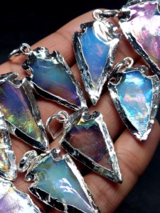 จี้หัวลูกศรโอปอไลต์สวยงามเป็นมิตรกับสิ่งแวดล้อม ขายดีอันดับต้นๆ ขายส่งงานฝีมือหินธรรมชาติ เครื่องประดับทำมือตามหลักฮวงจุ้ย - Product Image 5