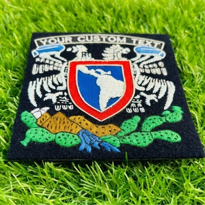 Écusson brodé personnalisé avec motif de blason, à coudre sur les vêtements, forme carrée, en tissu. - Product Image 4