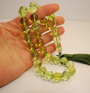 Tasbih de qualité supérieure, moderne, fait main, imperméable, portable, motif personnalisé, perles en résine de 10 mm, religieux, islamique - Product Image 1