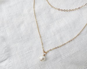 สร้อยคอไข่มุกทรงหยดน้ำสีทอง สร้อยคอไข่มุกหลายชั้นแบบเรียบหรู ชุดสร้อยคอประดับพลอยประจำเดือนมิถุนายน ของขวัญเครื่องประดับทำมือสุดหรูสำหรับผู้หญิง - Product Image 4