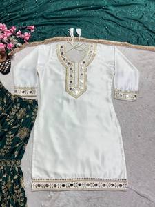 Robe de mariée traditionnelle indienne pakistanaise verte brodée pour femme, longueur ras du sol, coupe classique, avec travail doré, extensible - Product Image 3