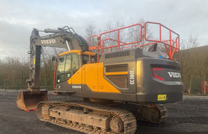 Excavadora de cadenas Volvo EC380EL de alta eficiencia con hidráulica HYDAC y motor de 123 kW - Product Image 3