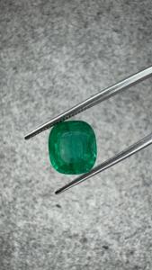 Esmeralda Zambiana Natural de 3.27 Ct, Corte Cojín, Color Verde Intenso, Piedra Preciosa Suelta para Anillo, Colgante, Fabricación de Joyería Fina - Product Image 2