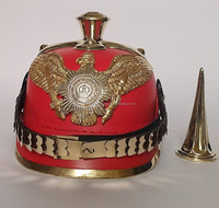 Casque Pickelhaube allemand en cuir rouge, style médiéval impérial prussien, avec pointes en laiton, pour homme, costume militaire gravé fait main
