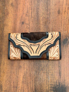 Nouvel arrivage Portefeuille en cuir sculpté usiné à la main Pochette pour étui de téléphone Carte Portefeuille élégant en fourrure de vachette Multi Utilisations Pochette pour femmes - Product Image 3