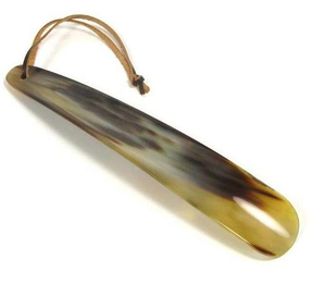 Venta al por mayor de cornucopias para zapatos de cuerno de búfalo hechas a mano, ecológicas, de alta calidad, con mango largo de 16.5 pulgadas, extra largas y lisas para hombres de Crescent Crafts - Product Image 1