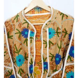Chaqueta vintage para mujer 100% Kantha, hecha a mano en India, estilo bohemio con bordado, cierre abierto, chaquetas a la moda con estampado floral. - Product Image 2