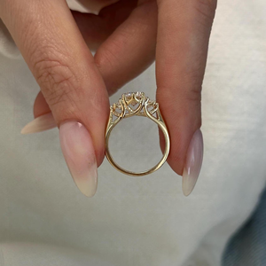 Anillo de Compromiso y Boda con Diamante Cultivado en Laboratorio, Corte Ovalado, 1.50 Quilates, Oro Amarillo de 14k, Joyería para Regalo - Product Image 5