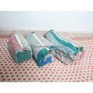 Lot de 3 trousses de toilette matelassées vintage 100 % Kantha avec fermeture éclair et pompons, grand format, écologiques et portables pour femmes - Product Image 3