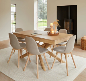 Juego de Mesa de Comedor Alinea de Madera de Teca Sólida, Estilo Minimalista - Product Image 4