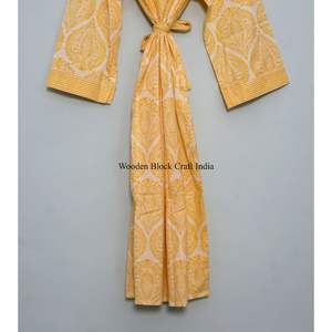 Kimono long en coton floral de haute qualité pour femmes, magnifique robe kimono à col en V, style plage, écologique, lavable et respirant. - Product Image 6