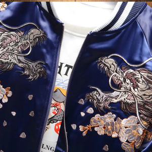 เสื้อแจ็คเก็ตบอมเบอร์พรีเมียมดีไซน์สำหรับผู้ชาย ลายซูกะจัง ของที่ระลึกสุดหรู แฟชั่นสั่งทำพิเศษ ลายฟีนิกซ์สี่ตัวในตำนาน ผ้าแคนวาส ระบายอากาศได้ดี ซิปด้านหน้า - Product Image 4