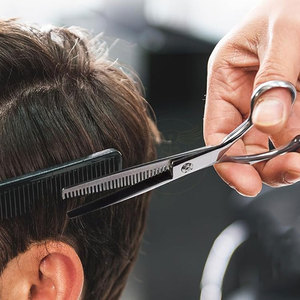Tijeras de Barbero Rectas de Acero Inoxidable Personalizadas a Bajo Precio para Peluquerías - Alta Calidad para Uso Adulto - Product Image 6