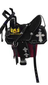 Silla de montar de cuero genuino personalizada para carreras de barriles estilo western, con adornos en forma de cruz, de cuero suave y madera, duradera, con asiento profundo y cantle alto - Product Image 6