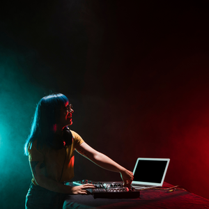 Plataforma de Creación Musical Impulsada por IA con Producción de Audio Inteligente |   Herramientas para creadores, marcas y empresas globales en todo el mundo - Product Image 3