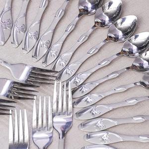 Ensemble de couverts en acier inoxydable 29 pièces, finition en acier de qualité alimentaire, design élégant, collection moderne, compatible micro-ondes et four - Product Image 3