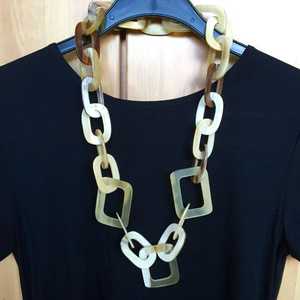 MN EXPORTS Collares y Cadenas Hechos a Mano de Cuerno de Búfalo con Diseño Ecológico, Estilo Religioso, Amoroso y Animal, con Forma de Corazón, Fornituras de Joyería - Product Image 1