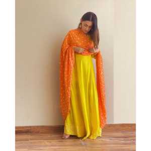 เดรสยาวผ้าชีฟองสีเหลืองสดใส พร้อมผ้าคลุมไหล่ ทรงเอไลน์ คอวี ชั้นผ้าบางเบา ไซส์ XS เอวธรรมชาติ - Product Image 2