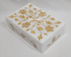 Caja de joyería con incrustaciones de mármol blanco natural Diseño de incrustaciones de flores hechas a mano Forma rectangular utilizada para embalaje y regalo de anillos dorados - Product Image 2