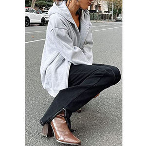 Sweat-shirt à capuche zippé pour femme, personnalisé avec logo OEM, haute qualité, tendance, décontracté, coupe oversize, impression anti-rétrécissement - Product Image 4