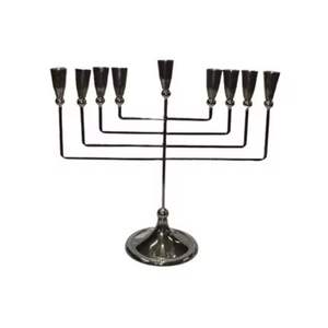 Candelabro de Siete Brazos de Latón Macizo Bold Blossom |   Grabado y Fundición Artesanal para Decoración del Hogar y Bodas - Product Image 5