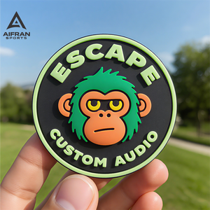 Patch en PVC souple personnalisé Aifran en gros avec dos auto-agrippant pour chapeaux, sacs, vêtements – Patch en caoutchouc durable - Product Image 1