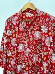 ชุดเดรสผ้าฝ้ายลายดอกไม้สีแดงสไตล์โบโฮ: เสื้อคลุมอินเดียพิมพ์ลายด้วยมือ - Product Image 4