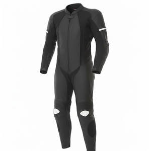 Ensemble de vêtements de protection pour motard, pour la course, le tourisme et la sécurité routière. - Product Image 1