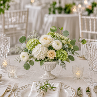 Centre de table artificiel en soie fait main, arrangement de roses et d'hortensias artificiels blancs et verts, vase en forme de coupe romaine, décoration pour mariage, maison, fête