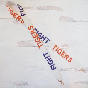 Bolso bandolera ancho con cuentas y diseño de los Baylor Bears de CRYSTAL CRAFT, ideal para estadios, juegos deportivos, universidades, personalizado y hecho a mano. - Product Image 4