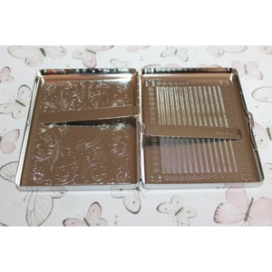KHOOSI OVERSEAS Étui à allumettes vintage en aluminium de style mi-siècle MBC-06 avec motif libellule en relief, durable, écologique et sûr - Product Image 3