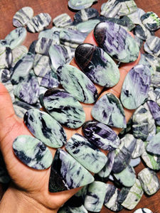 Kammererite Cabochon Formes Mixtes Pierre Libre de Créateur Bleu Naturel Cristal de Kammererite pour la Fabrication de Bijoux Lot en Gros - Product Image 4