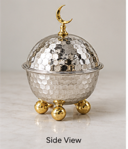 Élégante sucrière en métal martelé argenté avec finition lune croissante dorée et pieds décoratifs pour la table de réception de l'hôtellerie arabe - Product Image 3