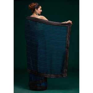 Sari tendance à silhouette droite avec broderie de sequins - Product Image 1