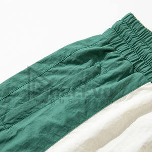 Conjunto de Pantalones Cortos Deportivos y Chaqueta Cortavientos Formal para Hombre, Diseño Personalizado, 100% Algodón, al Mejor Precio - Product Image 5