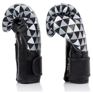 Guantes de Boxeo FairTax de Último Modelo Hechos a Medida en Combinación Negro, Gris y Blanco, para Todos los Usos, Ideales para Entrenamiento y Sparring - Product Image 3