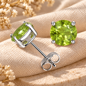 Boucles d'oreilles rondes en pierre précieuse de quartz péridot – sertissage à griffes de 6 mm – clous plaqués argent faits à la main pour elle - Product Image 3