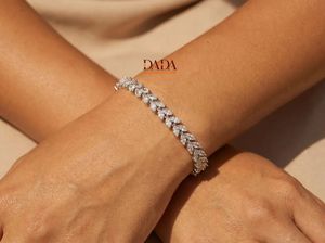 สร้อยข้อมือเพชรทรงมาร์คีส์แบบร่วมสมัย ประดับเพชรเลี้ยงในห้องปฏิบัติการ ดีไซน์ใบไม้ สำหรับผู้หญิง ได้รับการรับรองว่าเพชรที่ผลิตอย่างมีจริยธรรม เหมาะสำหรับสวมใส่ทุกวัน ทอง 14K ชุบโรเดียม - Product Image 5