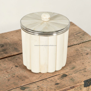 Cubo de hielo de lujo con incrustaciones de hueso hecho a mano y tapa, de acero inoxidable ecológico para fiestas y el hogar, de The Fashion Craft - Product Image 1