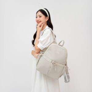 Sac à dos léger et imperméable pour femme en tissu parachute de qualité supérieure, fermeture éclair, rangement multi-poches, compartiment pour ordinateur portable, usage quotidien - Product Image 2