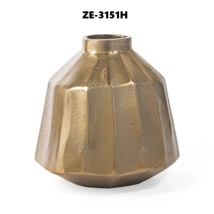 Export Quality Metal Flower <b>Vase</b> for Global Buyers for Stylish Home Decoration metal flower <b>vase</b> Zahid Exports - Product Image 2