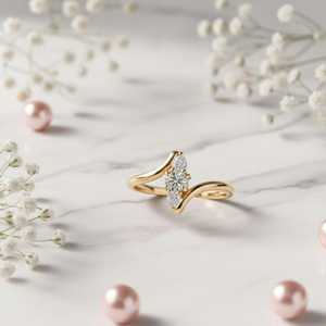 แหวนมอสซาไนต์ทรงกลมแบบสามเม็ด ชุบทองคำแท้บนเงินแท้ 925 ดีไซน์ทันสมัย ของขวัญสำหรับคนรักในวันเกิด - Product Image 1