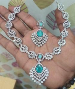 ชุดสร้อยคอทองเหลืองงานฝีมือเคลือบผิวแบบโบราณขายดี พร้อมต่างหูเข้าชุด สำหรับงานแต่งงาน งานเทศกาล งานปาร์ตี้ และชุดเจ้าสาว - Product Image 2