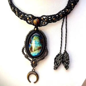 Collar de Macramé Hecho a Mano con Labradorita, Colgante de Piedra Preciosa con Destello Azul, Cordón Negro, Amuleto de Luna de Cristal Curativo, Joyería Boho, Regalo - Product Image 1