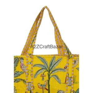 Grand sac fourre-tout matelassé en coton fait main, écologique, personnalisable pour femme, en toile, imprimé floral, pour la plage, les voyages d'été et le shopping - Product Image 2