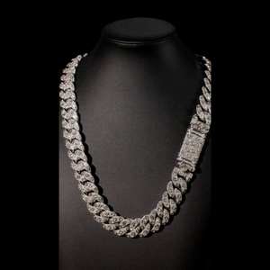 Chaîne cubaine personnalisée de 18 mm plaquée rhodium et sertie de pierres |   Argent sterling 925 |   Diamants Moissanite VVS |   Bijoux Hip Hop Cadeau - Product Image 1