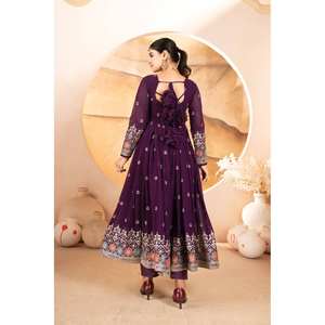 Ensemble de robe à paillettes et à broderies multi-fils pour femmes pour les fêtes - Product Image 2